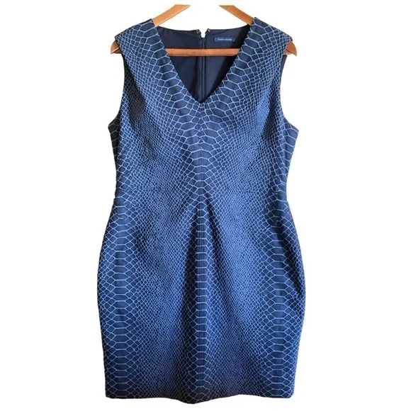 TOMMY HILFIGER Blue Snakeskin Sheath Dress Sleeveless Medium Size 10 Spandex 4% - Picture 2 of 16